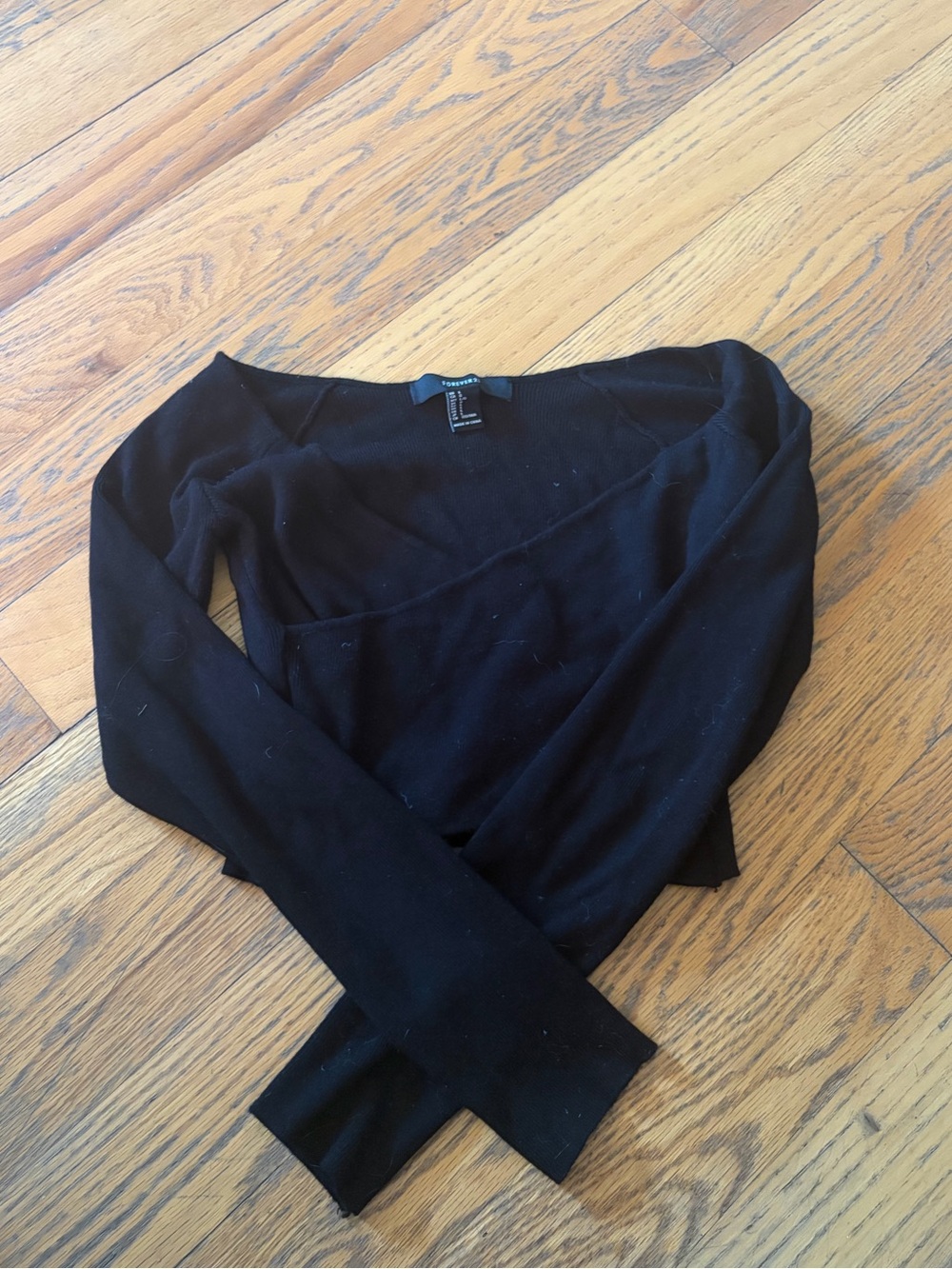 Forever 21 Black V-Neck Long Sleeve Top